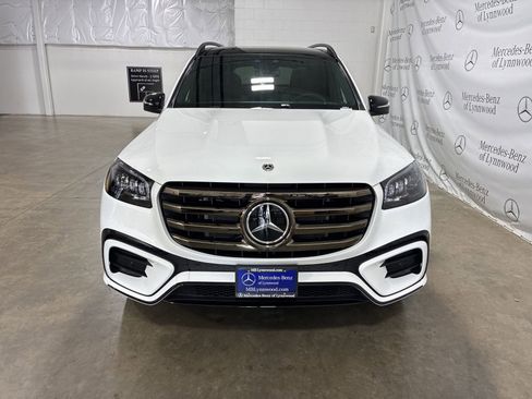 New 2026 Mercedes-Benz GLS 580 4MATIC image 2