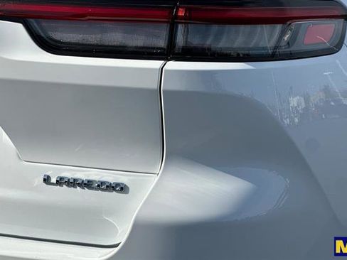 Used 2023 Jeep Grand Cherokee L Laredo image 37