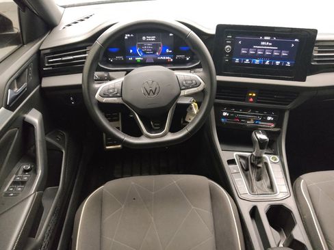 Used 2025 Volkswagen Jetta Sport image 22