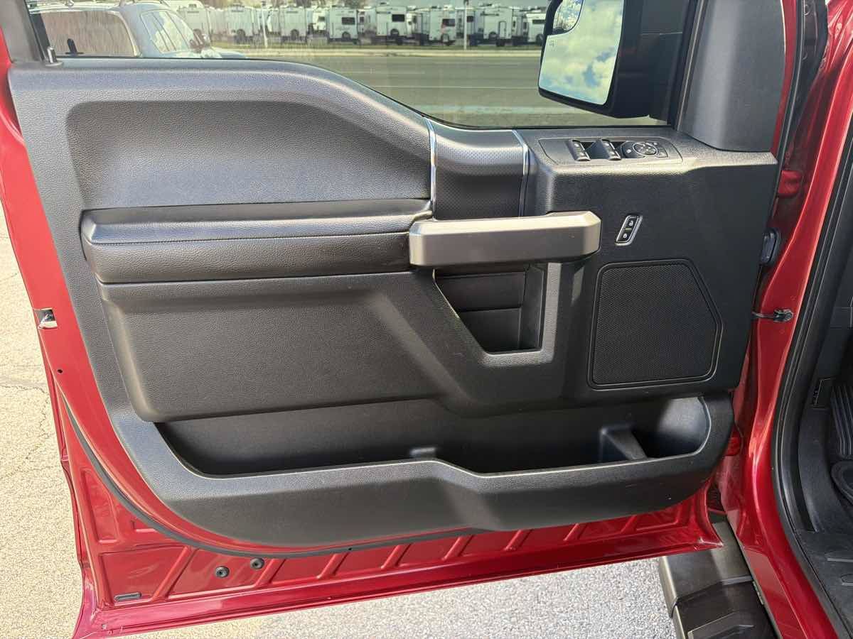 Used 2016 Ford F150 XLT w/ Equipment Group 301A Mid AWD/4WD image 9