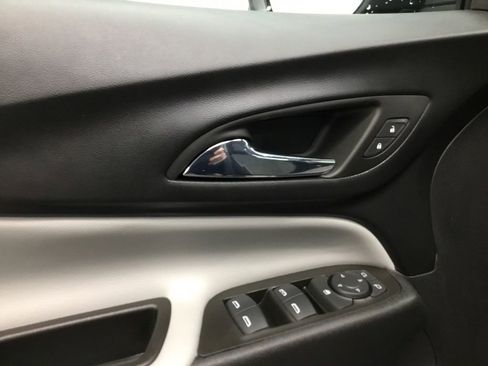 Used 2023 Chevrolet Equinox LS w/ LPO, Cargo Package FWD image 5