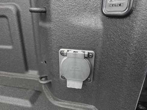 Used 2024 GMC Sierra 1500 SLT w/ SLT Premium Package image 23