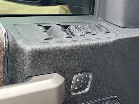 Used 2019 Ford F250 Lariat w/ Lariat Ultimate Package image 27