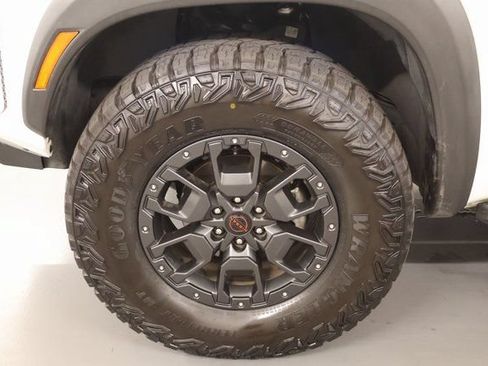 Used 2023 Nissan Frontier PRO-4X w/ Pro-4X Premium Package AWD/4WD image 7