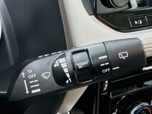 Used 2023 Nissan Rogue SL w/ SL Premium Package FWD image 16