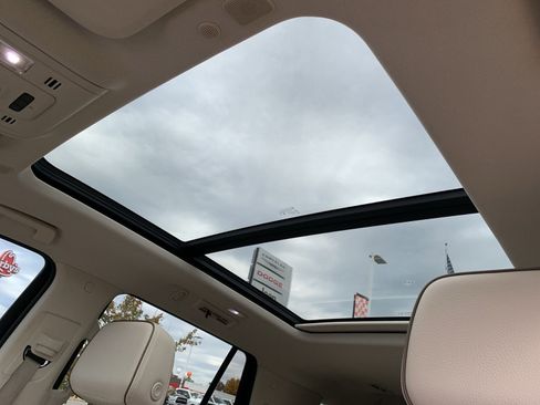 Used 2023 GMC Yukon Denali image 24