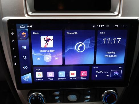 Used 2011 Ford Fusion SE image 25