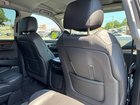 Used 2020 Cadillac Escalade 2WD image 23