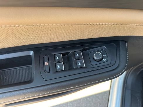 Used 2025 Volkswagen Atlas Cross Sport SE AWD/4WD image 40