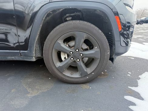 Used 2022 Jeep Grand Cherokee Altitude image 9