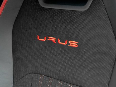 Used 2024 Lamborghini Urus Performante AWD/4WD image 25