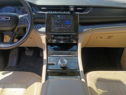 Certified 2021 Jeep Grand Cherokee L Limited AWD/4WD image 12