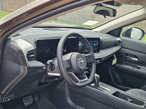 New 2026 Nissan Kicks SV image 13