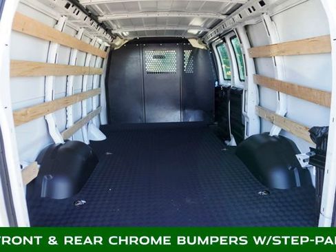 Used 2024 GMC Savana 2500 w/ Driver Convenience Package image 6