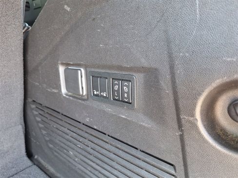 Used 2021 Chevrolet Tahoe Z71 w/ Z71 Off-Road Package image 28