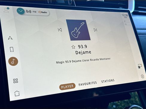 Used 2023 Jaguar F-PACE S image 15