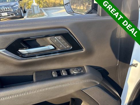 Used 2025 GMC Yukon Denali image 14