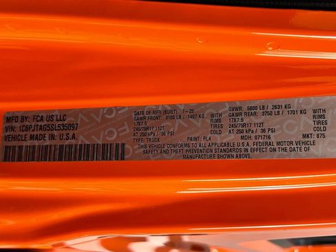 New 2025 Jeep Gladiator Sport image 28