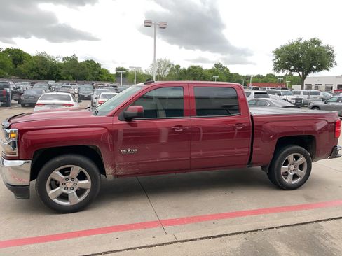 Used 2018 Chevrolet Silverado 1500 LT w/ Texas Edition image 3