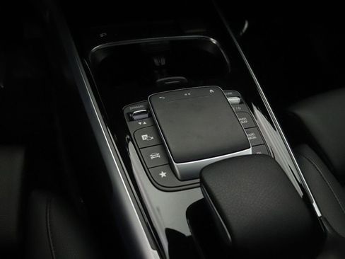 Certified 2022 Mercedes-Benz GLB 250 image 18