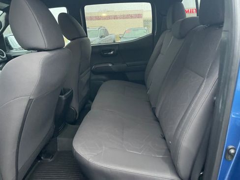 Used 2016 Toyota Tacoma TRD Off-Road w/ Towing Package image 13