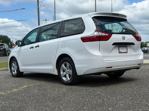 Used 2017 Toyota Sienna L FWD image 3