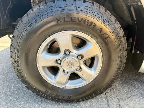 Used 2001 Toyota Land Cruiser AWD/4WD image 24