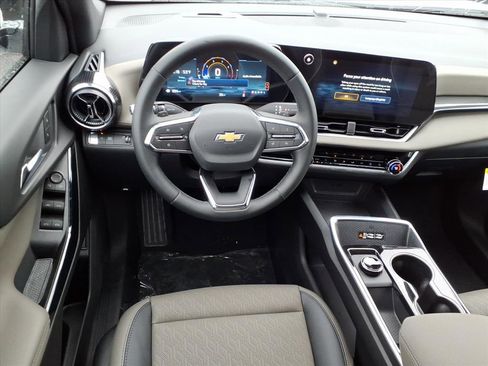 New 2026 Chevrolet Equinox LT w/ Convenience Package II image 6