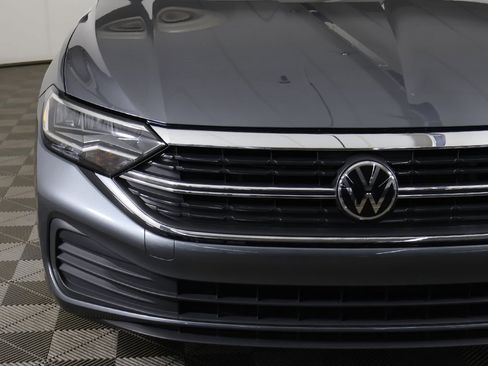 Certified 2023 Volkswagen Jetta SE w/ Panoramic Sunroof Package image 12