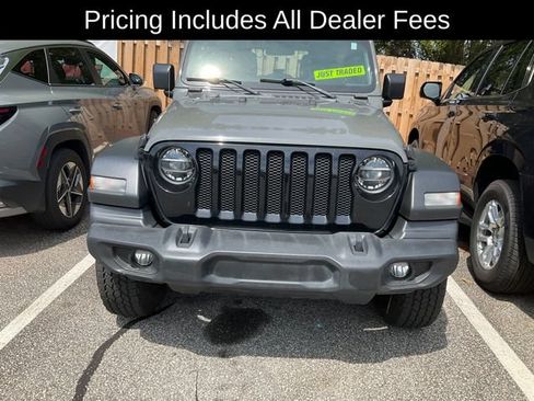 Used 2020 Jeep Wrangler Unlimited Sport AWD/4WD image 2