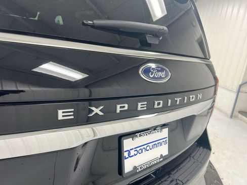 Used 2024 Ford Expedition Limited image 28