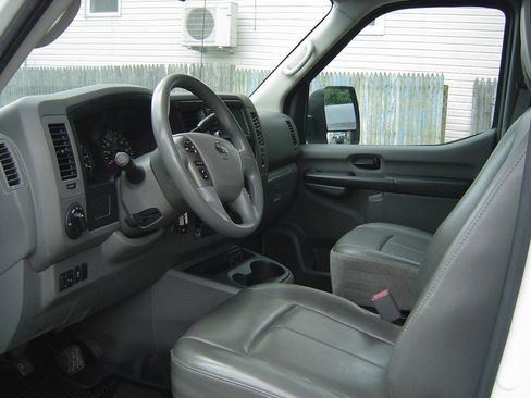 Used 2020 Nissan NV 2500 S w/ Vinyl Seat Package image 7