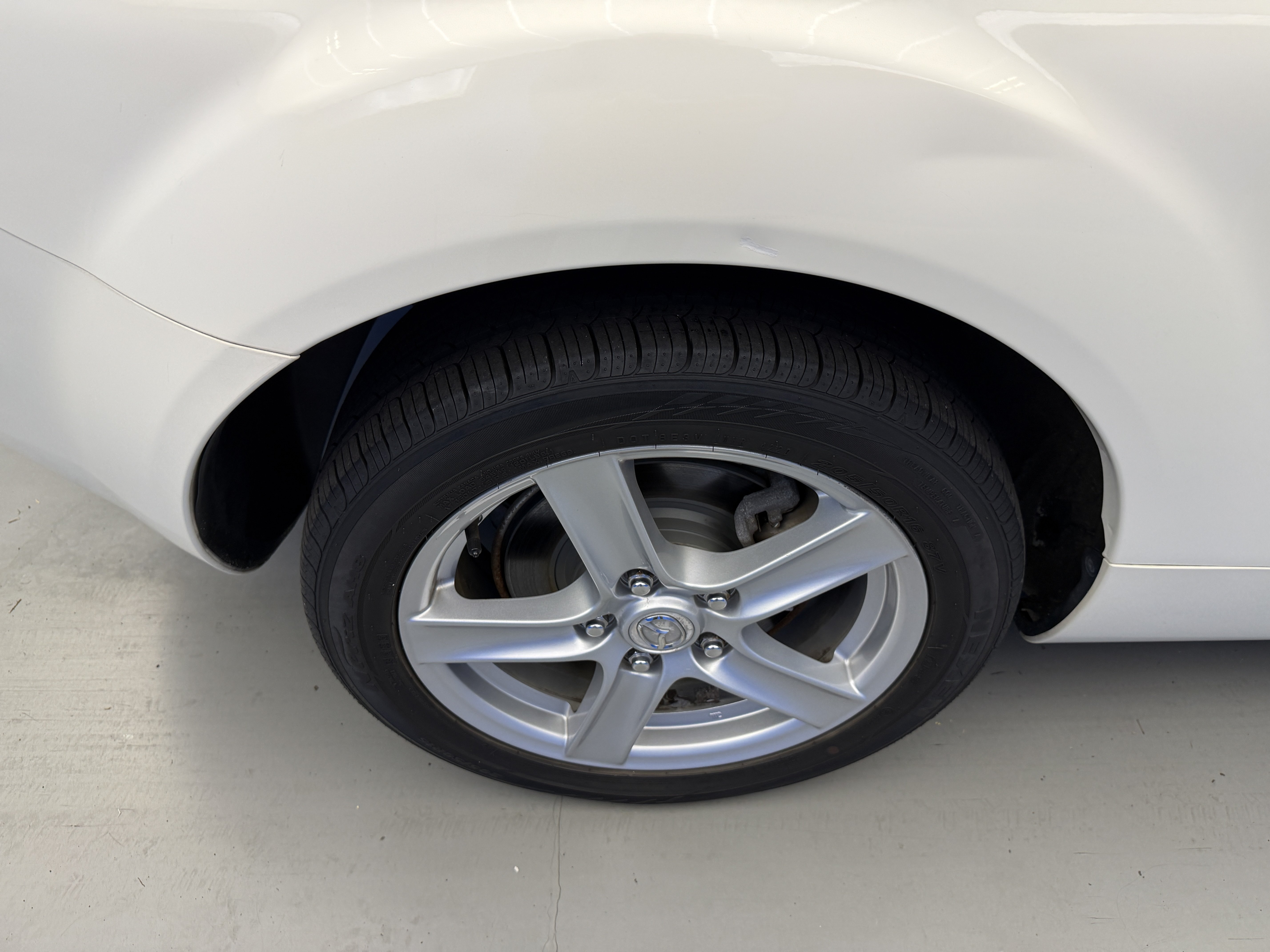 Used 2006 MAZDA MX-5 Miata Touring RWD image 8