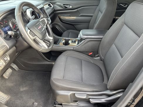 Used 2023 GMC Acadia SLE image 5