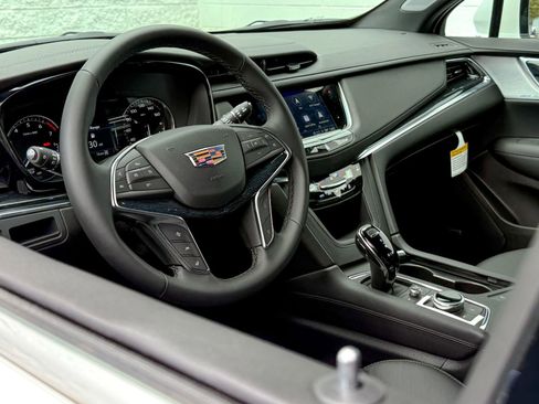 New 2025 Cadillac XT5 Premium Luxury w/ LPO, Floor Liner Package image 12