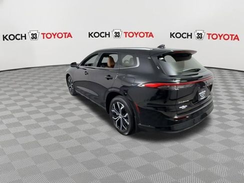 New 2025 Toyota Crown Signia image 6