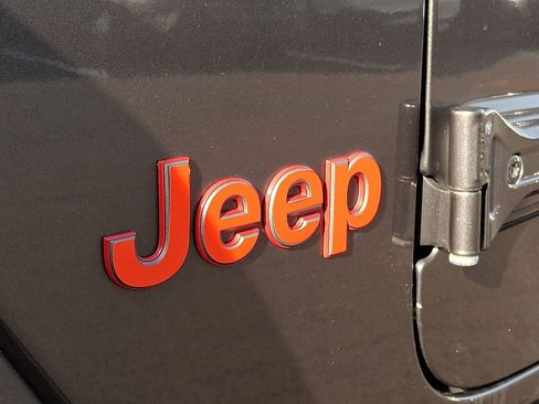 Used 2022 Jeep Gladiator Rubicon w/ LED Lighting Group image 30