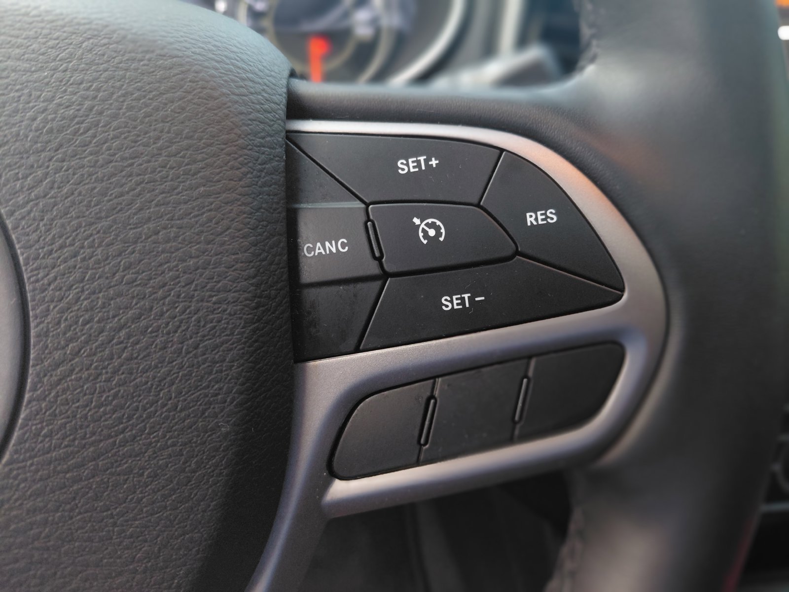 Used 2019 Jeep Cherokee High Altitude AWD/4WD image 6