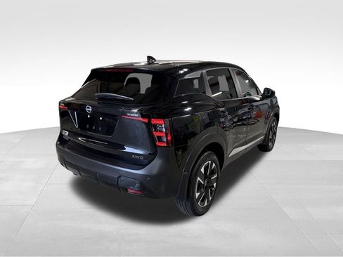 Used 2025 Nissan Kicks SV w/ Charging Package image 34