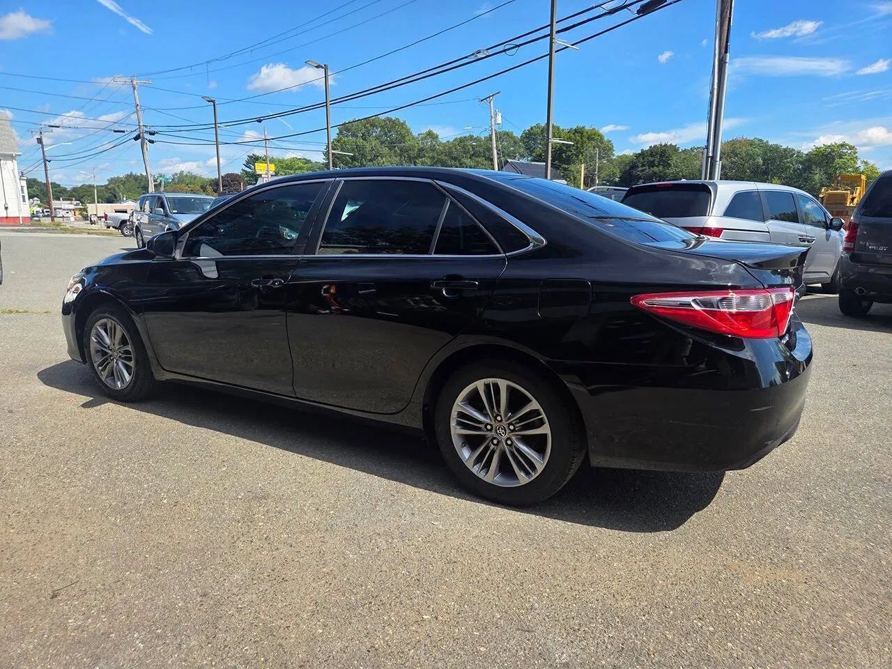 Used 2015 Toyota Camry SE FWD image 12