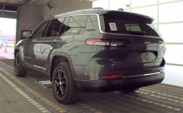 Used 2024 Jeep Grand Cherokee L Laredo w/ Luxury Tech Group I AWD/4WD image 8