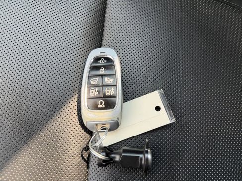 Used 2022 Hyundai Tucson Limited AWD/4WD image 9