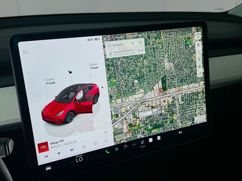 Used 2024 Tesla Model Y Long Range image 21