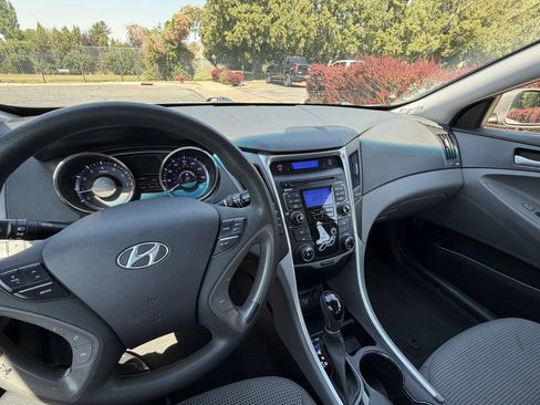 Used 2011 Hyundai Sonata GLS FWD image 11