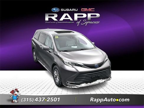 Used 2022 Toyota Sienna XLE image 1