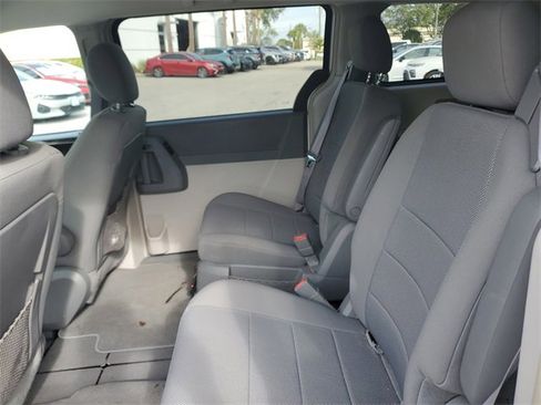 Used 2009 Dodge Grand Caravan SXT w/ Entertainment Group 2 image 7