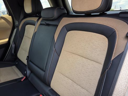 Used 2025 Chevrolet Equinox ACTIV w/ Safety and Technology Package FWD image 19
