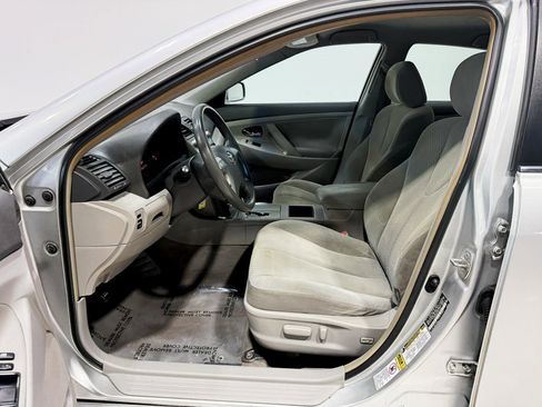 Used 2007 Toyota Camry LE image 17