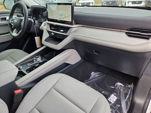 New 2026 Ford Explorer Active w/ Active Comfort Package image 35