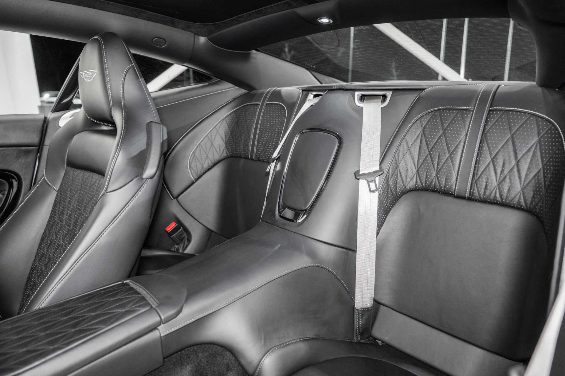 Used 2024 Aston Martin DB12 Coupe RWD image 14